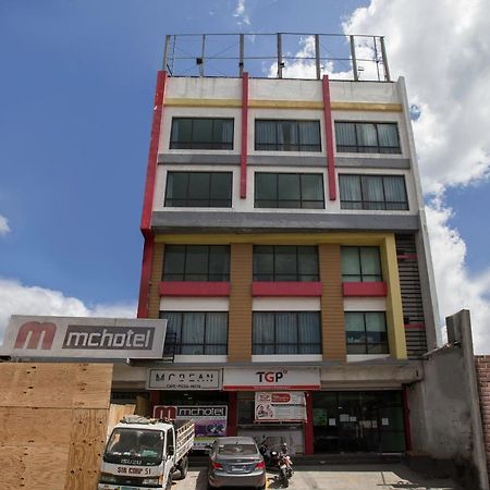 Oyo 666 Mc Hotel Fairview Bandar Quezon Luaran gambar