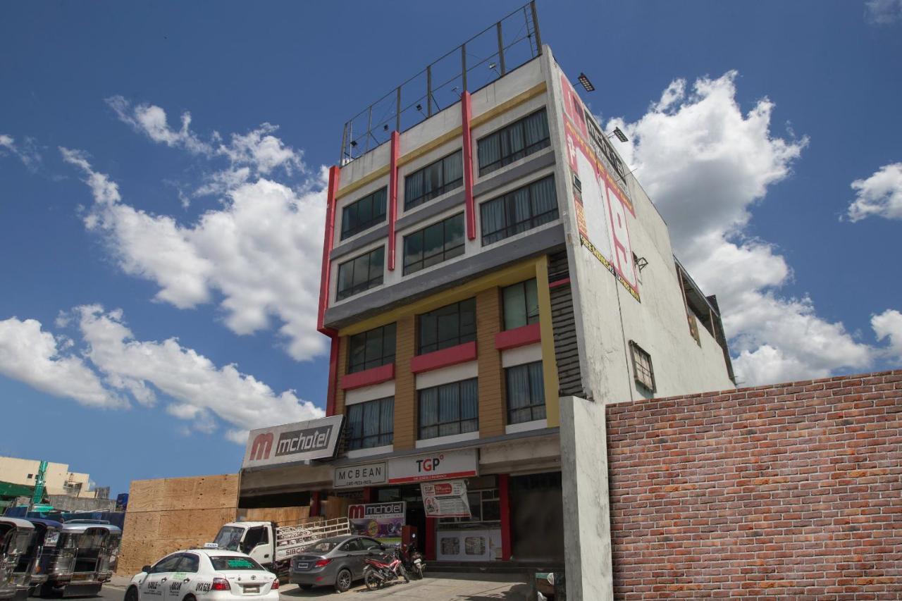 Oyo 666 Mc Hotel Fairview Bandar Quezon Luaran gambar